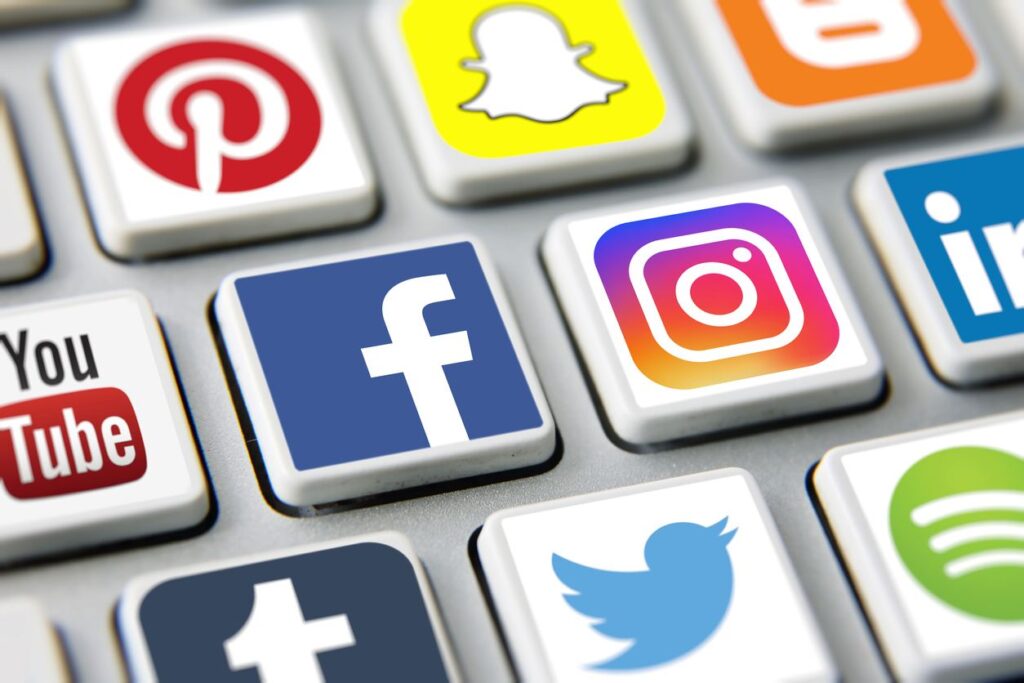 Tahukan kamu, Media Sosial Pertama Kali Diluncurkan? â€¢ Allstars