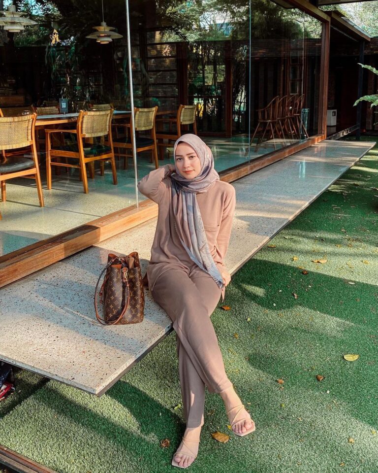 selebgram cantik - mega iskanti