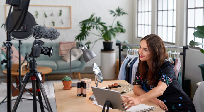 ilustrasi seorang influencer